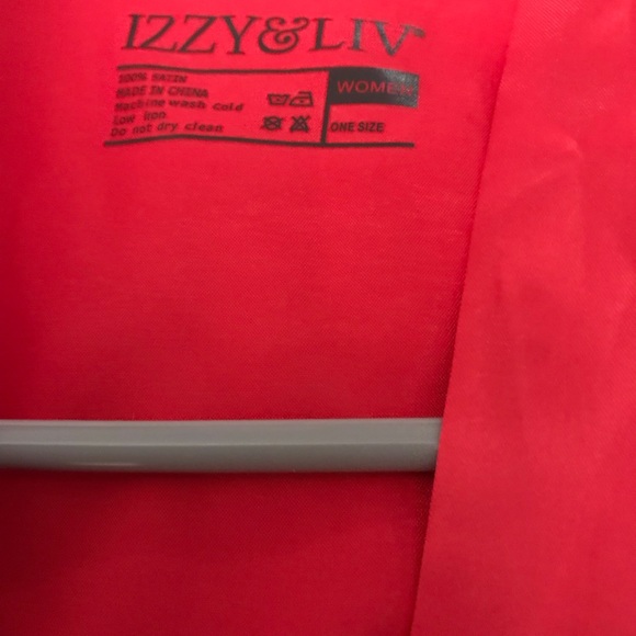 Red Satin Robe. - Picture 4 of 4